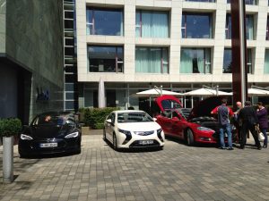 Tesla_Model_S_Opel_Ampera