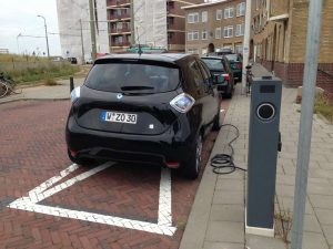 Scheveningen_Renault_ZOE_eLaad1