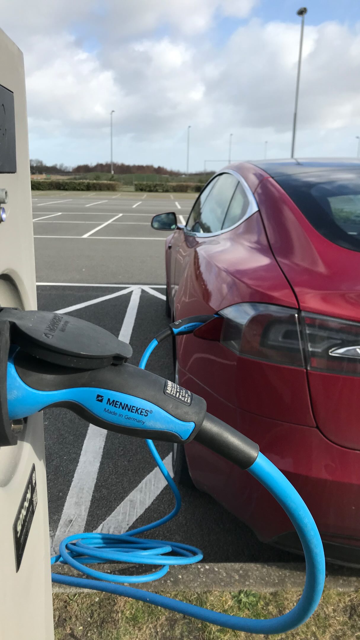 Warum gab es kein BILLIGES Tesla Model S? 😨 

#TeslaModelS #Elektroauto #Strombock