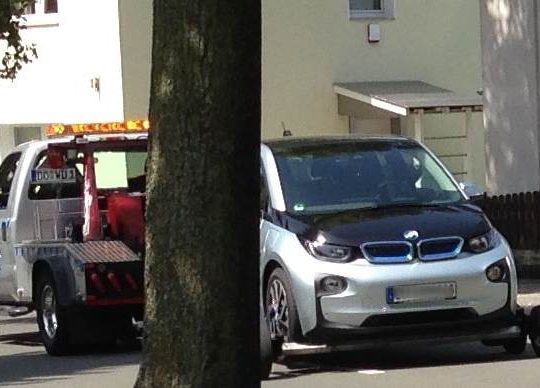 BMW i3 abgeschleppt Titelbild