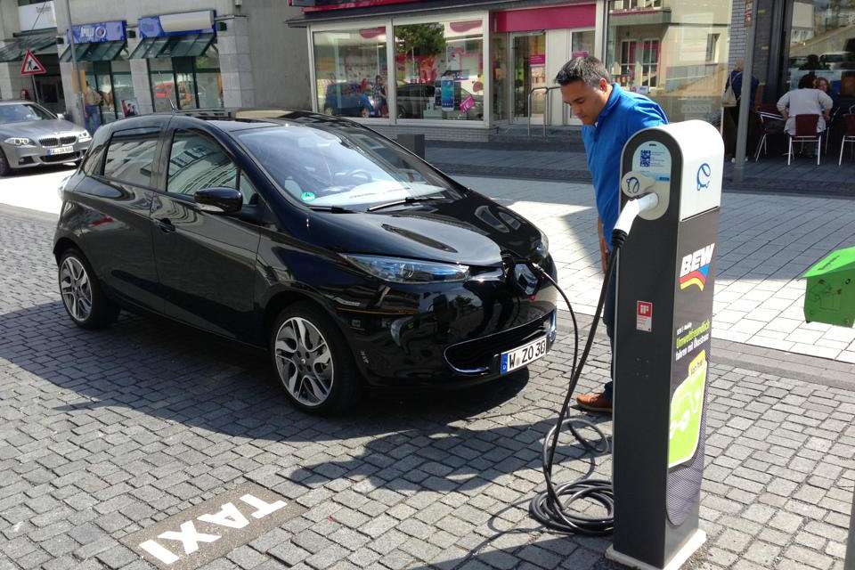 Renault_ZOE_Ladestation