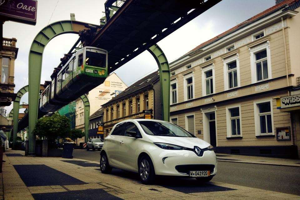 Renault_ZOE_Schwebebahn