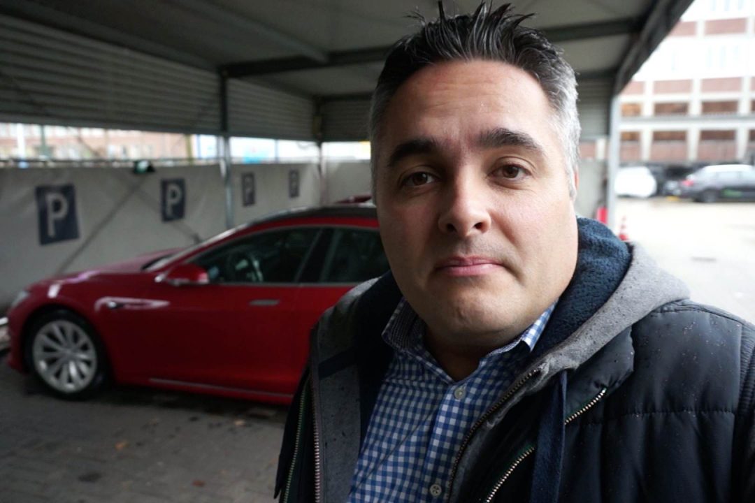 Ninos Tesla Model S wird repariert