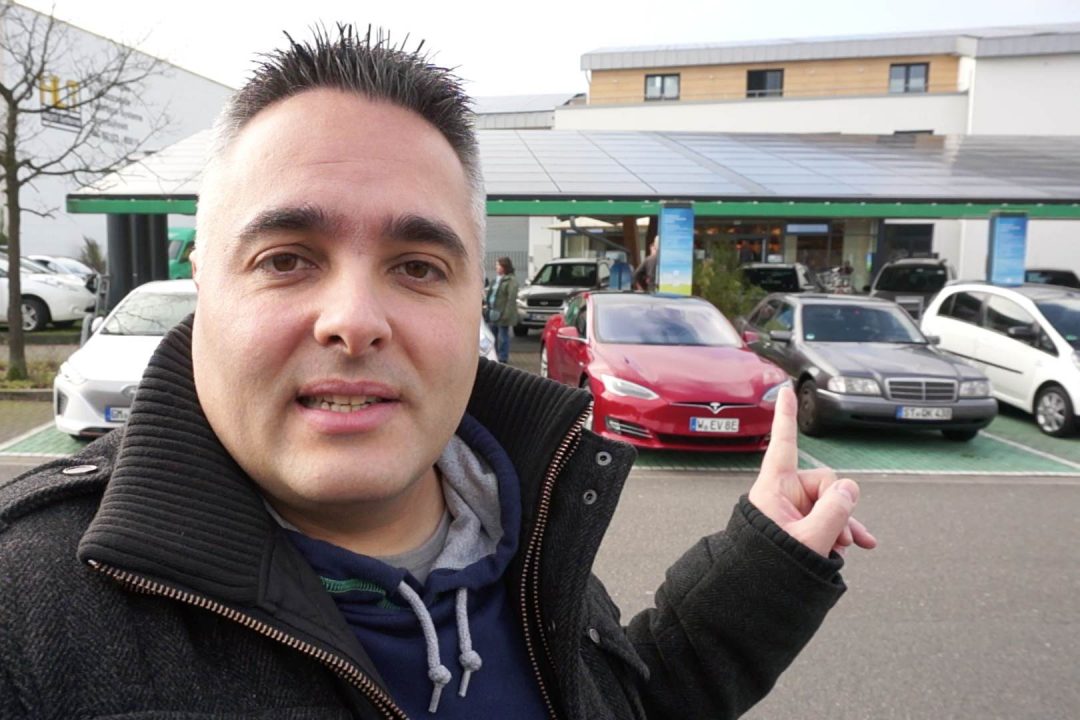 Titelbild_Blog_Tesla_Model_S_Reparatur_kurzes_Kennzeichen