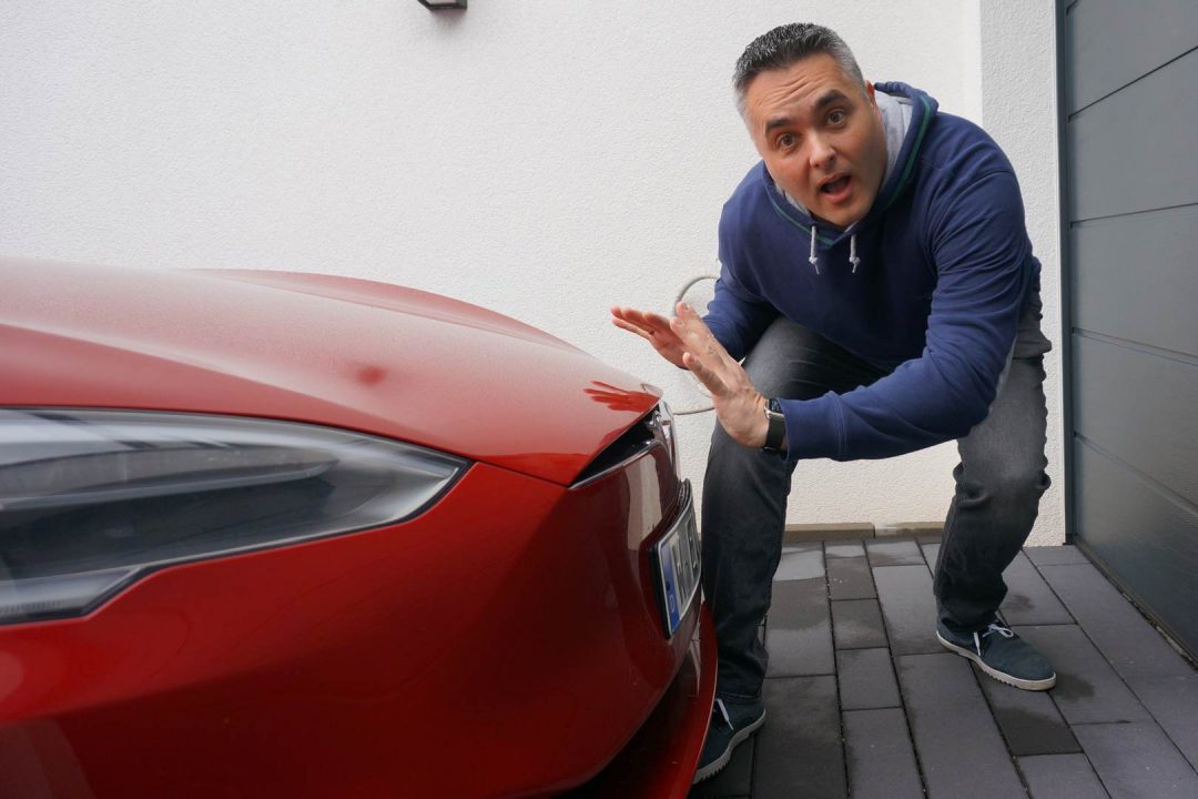 Titelbild_Blog_Nino_Tesla_Autopilot_versagt_Parksensoren_ausgefallen