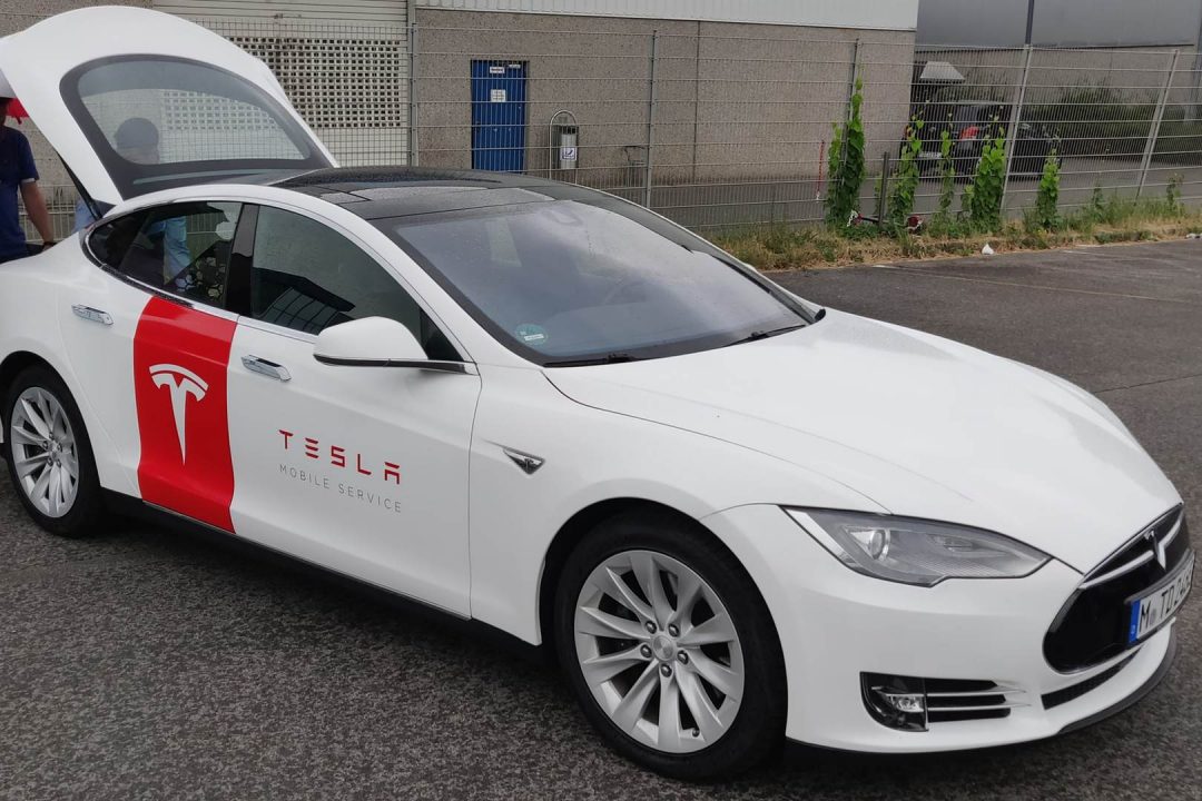 Tesla Mobile Service