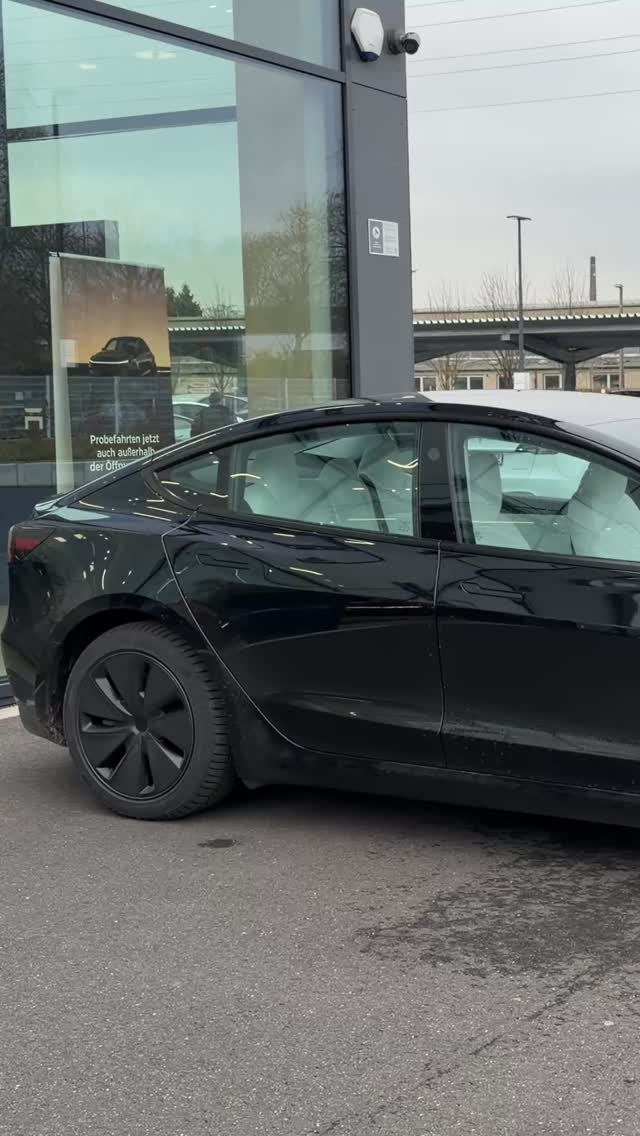 Crazy: Tesla fährt autonom in der Innenstadt von Düsseldorf! 🤩
FSD V14 fährt wirklich unglaublich gut!

#Tesla #FSD #Düsseldorf