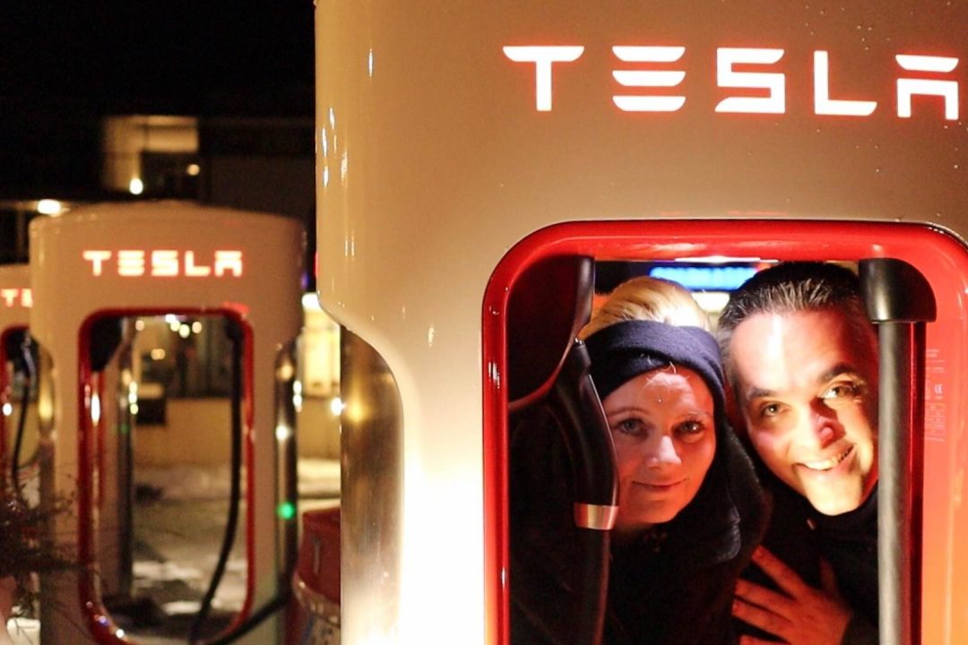 Tesla Model 3 kostenlos am Supercharger laden