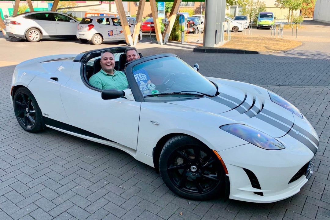 Titelbild Blog 7 Jahre Tesla Roadster