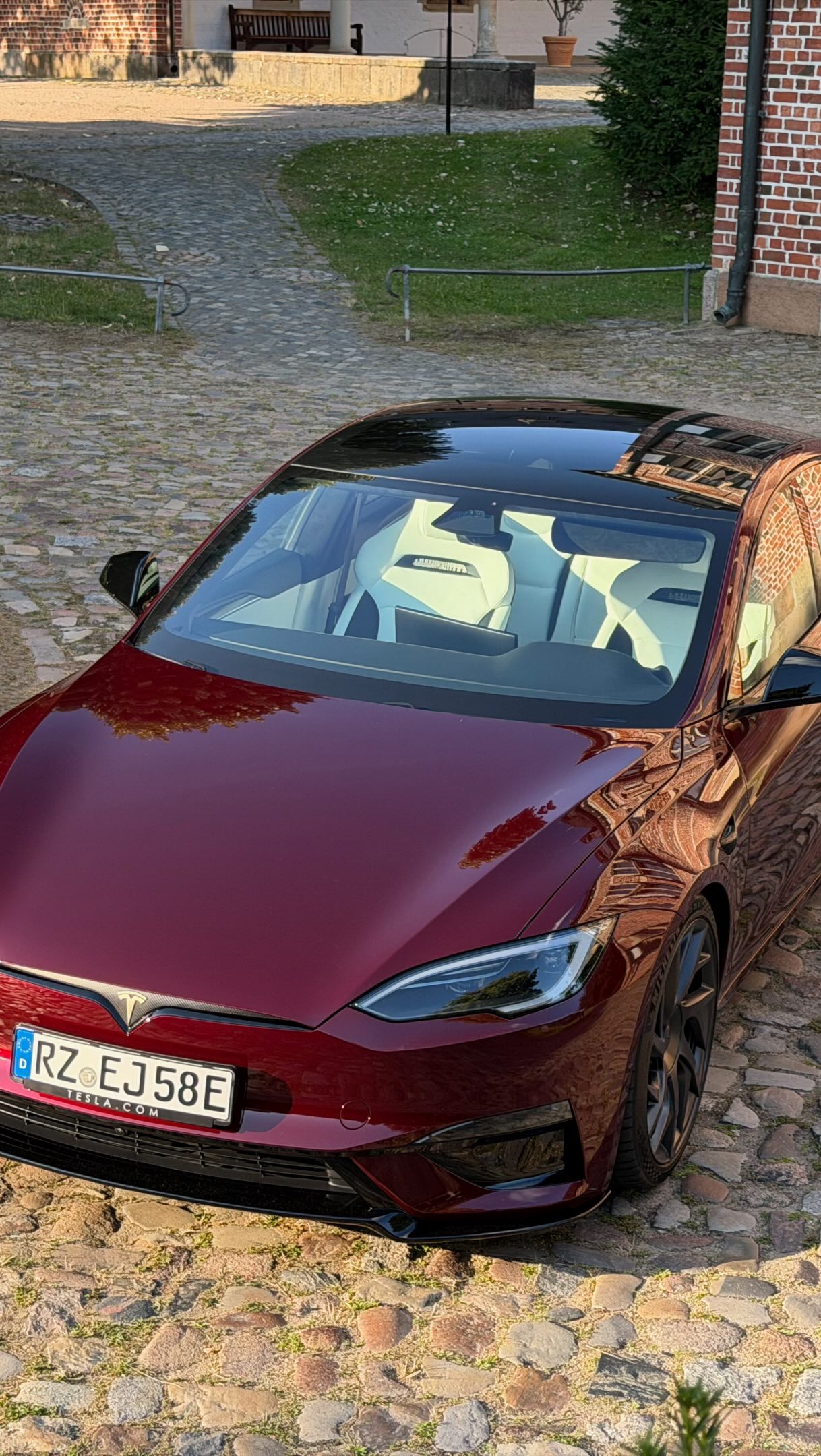 Ist das verrückt? Ein Tesla Model S Plaid mit 1020PS zu verkaufen um ein Tesla Model S Plaid mit 1020PS zu kaufen? Ja, ein Signature ist es immer wert, vor allem wenn es der einzige von drei in Deutschland ist!
#Tesla #ModelSPlaid #Elektroauto