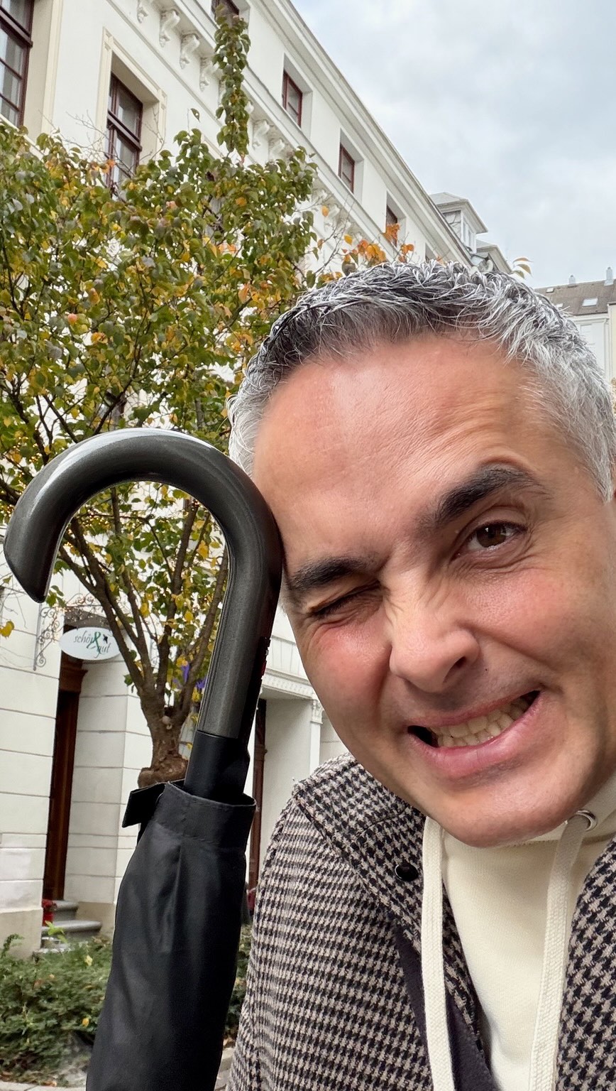 BYD baut eigene Auto-Transportschiffe, um 7000 Autos pro Ladung nach Europa zu bringen. Und zur Eroberung des Marktes setzen sie natürlich voll auf den Elektroantrieb!

#Elektroauto #BYD #Volkswagen #Autos #Innovation #EAuto #ChinaAuto #Mobilität