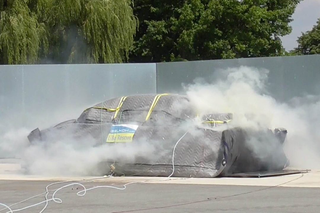 Feuerwehr Elektroauto Fire Expo Münster GELKOH LiBa Rescue Bergesystem Brand Batterie