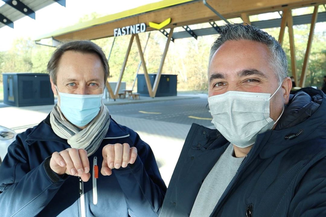 Seed and Greet Ladepark Kreuz Hilden Roland Schüren Pipeline Austausch Tesla Fastned Bundestag