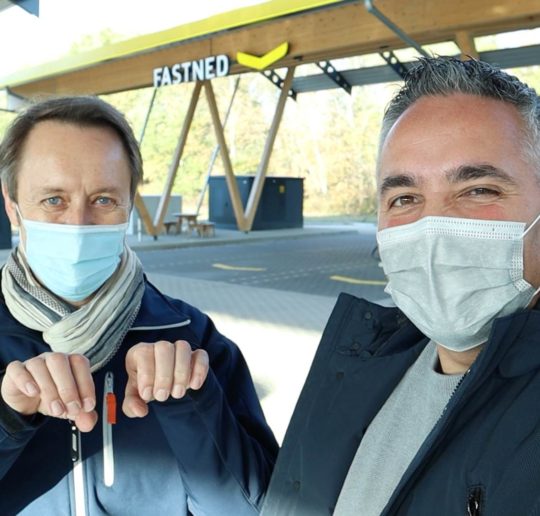 Seed and Greet Ladepark Kreuz Hilden Roland Schüren Pipeline Austausch Tesla Fastned Bundestag