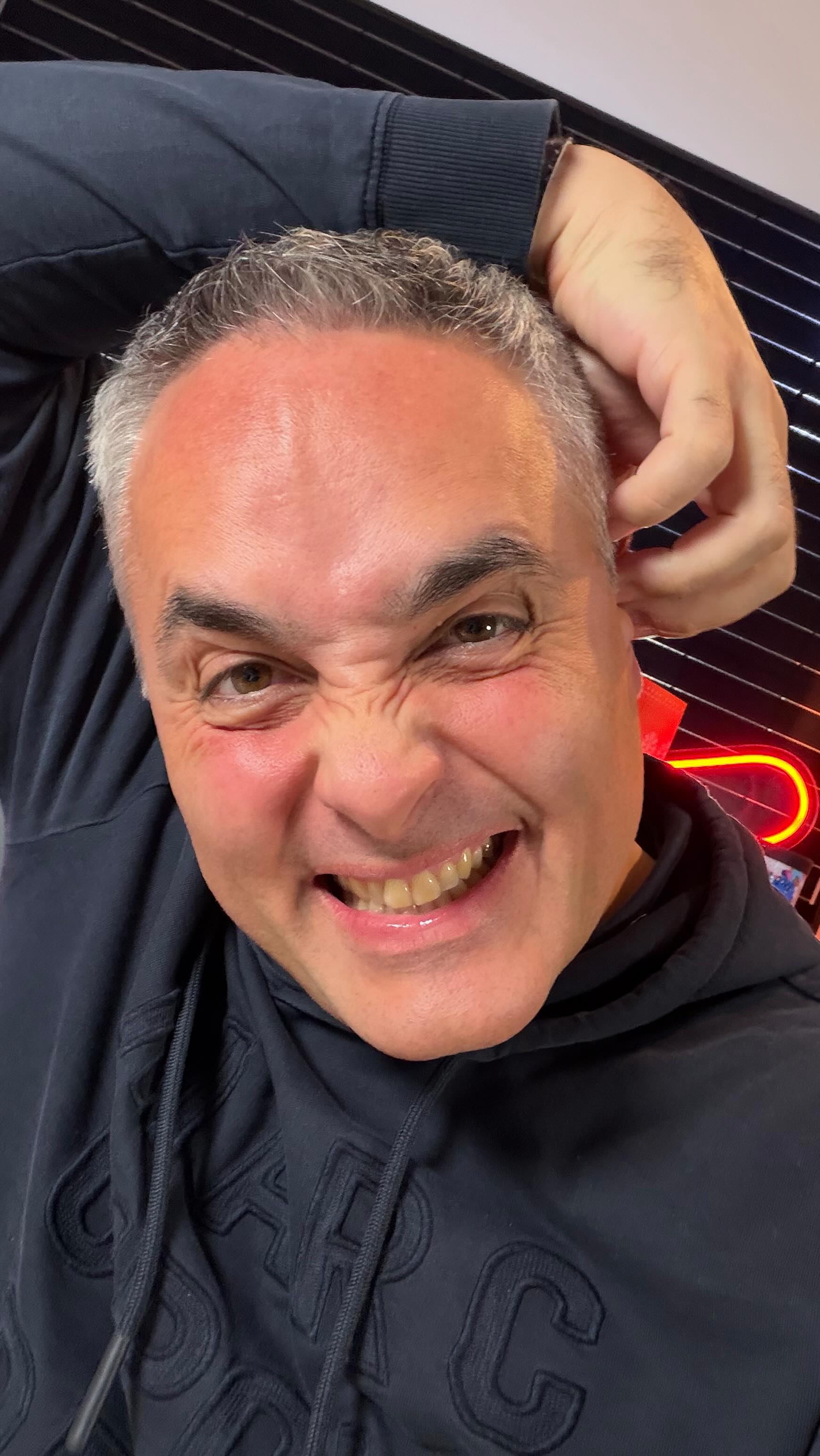 Nur KI-unfähige Autohersteller bauen LiDAR Sensoren ein! 🤷🏽‍♂️
#lidar #auto #elektroauto #strombock #ki #ai #Tesla #fsd #robotaxi #cybercab