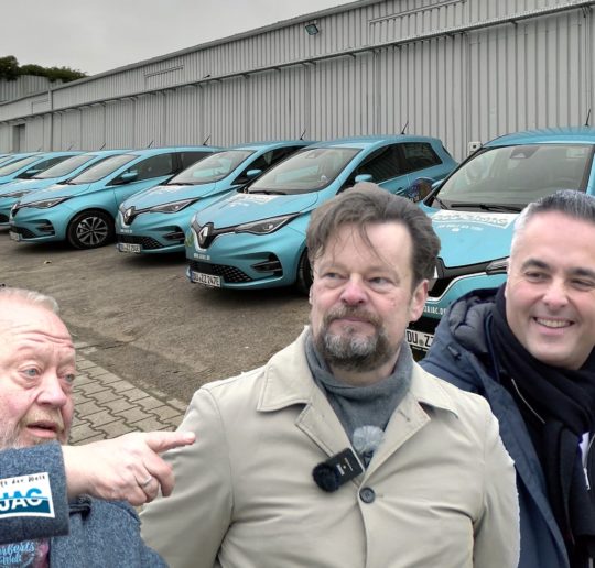 Zoo Zajac Norbert Zoohandlung Renault ZOE Elektroauto Tesla Model Y Probefahrt Timo Schadt Interview