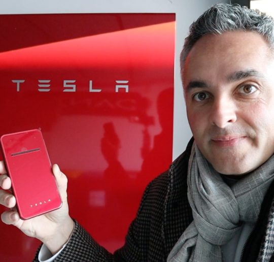 Tesla Powerbank Drahtloses tragbares Ladegerät 2 Qi Charger Smartphone iPhone Tesla Model 3