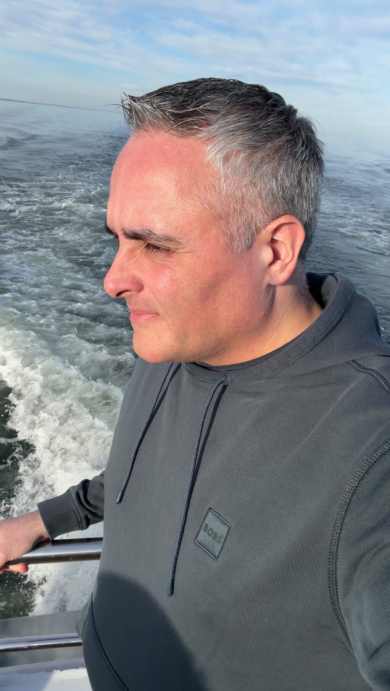 Haha, der Sprit ist teuer! 🤡 

#Elektroauto #Sprit #Ölpreis