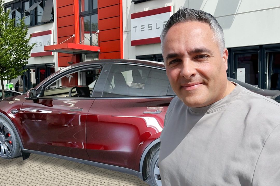 Tesla Model Y performance Midnight Cherry Red Lack rot Giga4