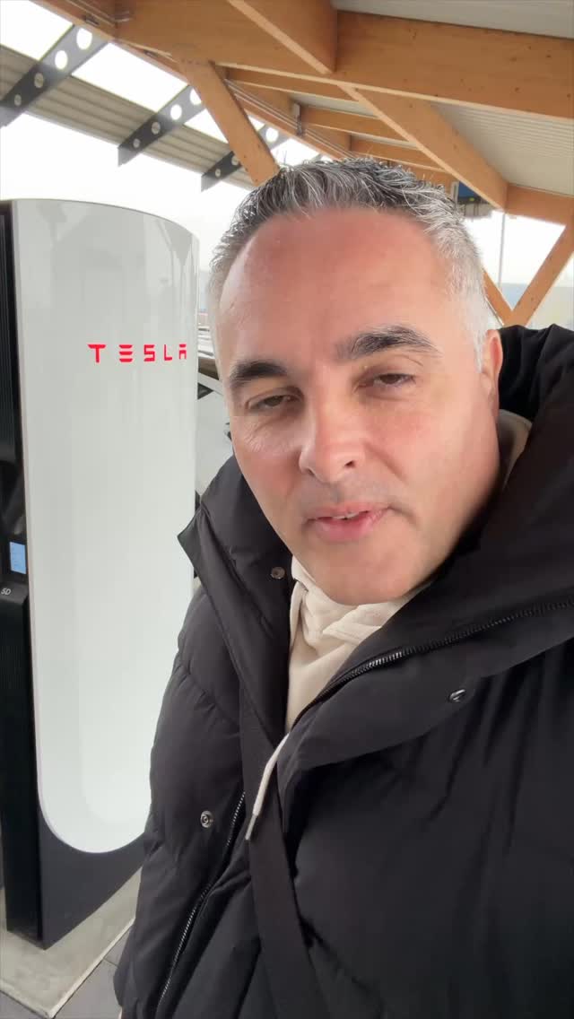 Tesla schafft nur eine Runde Rennstrecke? 😱 

#Trackday #Elektroauto #Rennstrecke