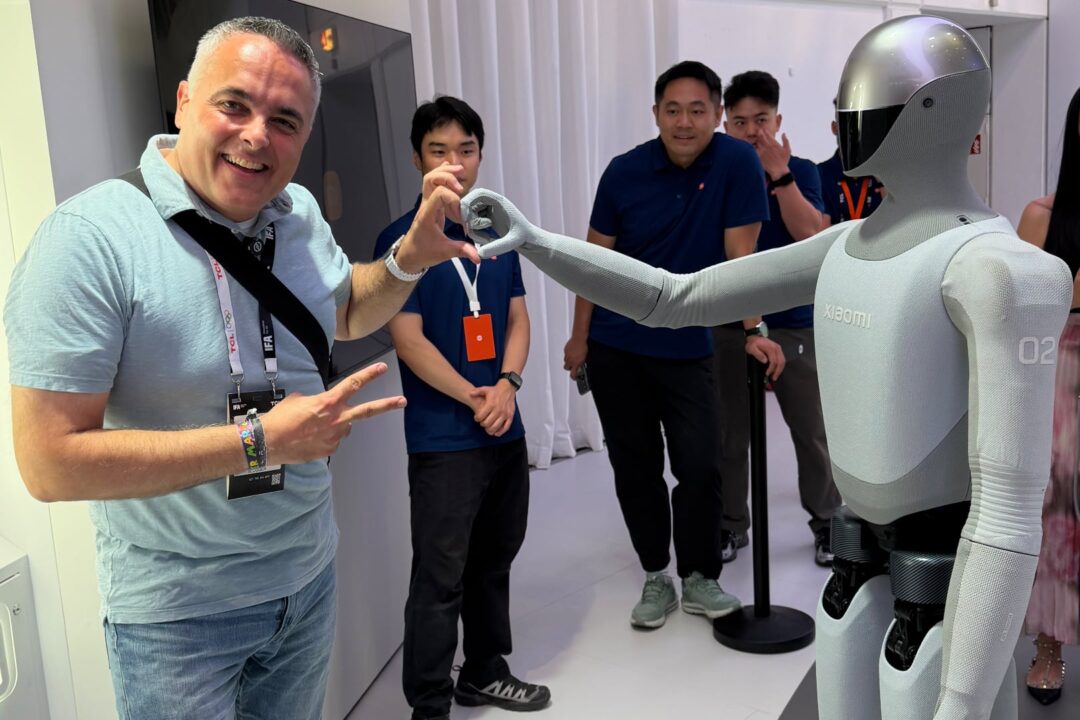 Nino Strombock XIAOMI CyberOne